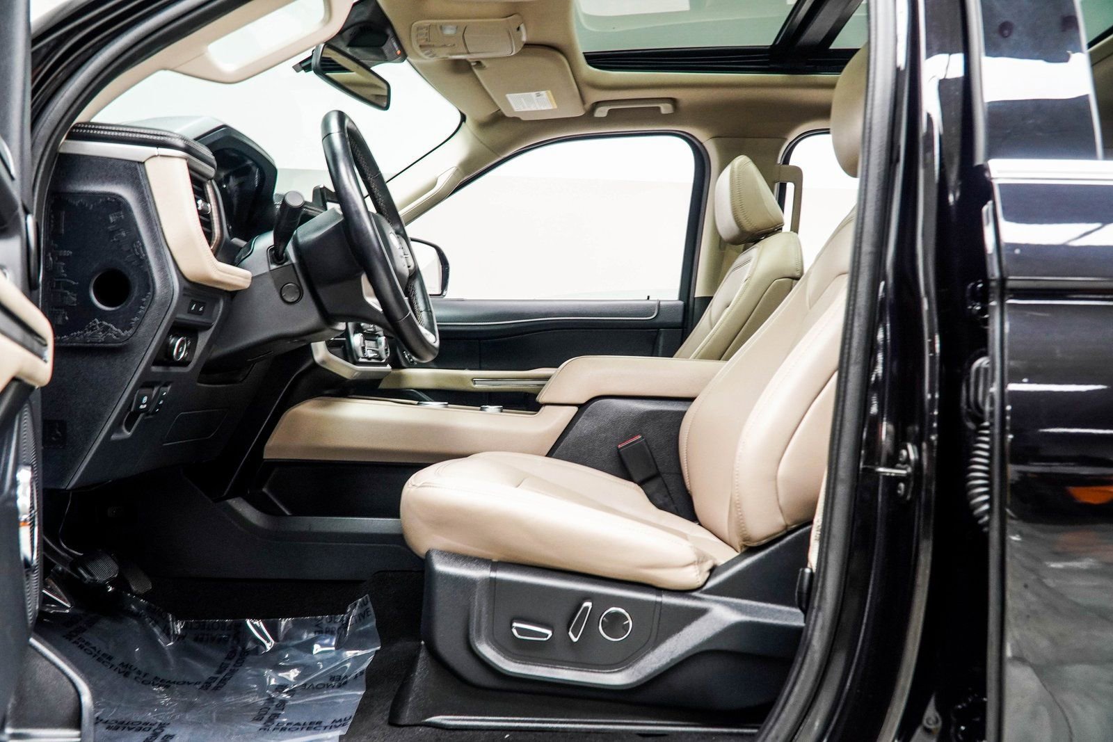 Used 2024 Ford Expedition Limited AWD/4WD image 36