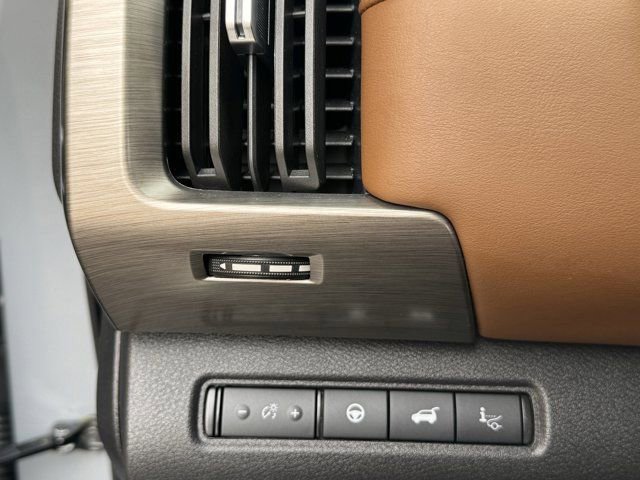 Used 2025 Nissan Pathfinder Platinum w/ Cargo Package image 33