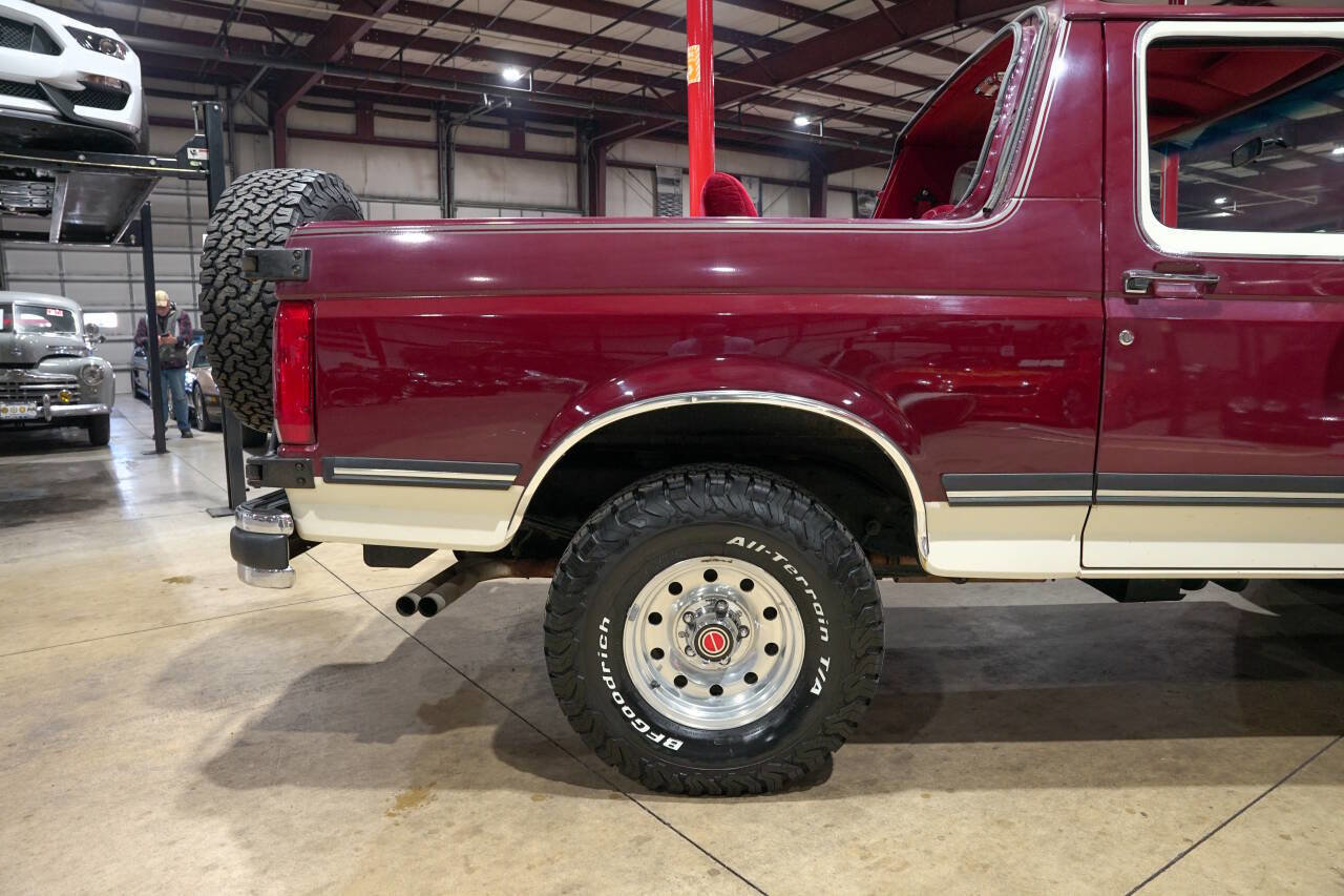 Used 1990 Ford Bronco XLT 2dr 4WD SUV image 9