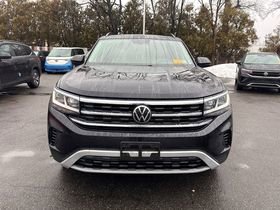 Used 2023 Volkswagen Atlas SE w/ Panoramic Sunroof Package image 2