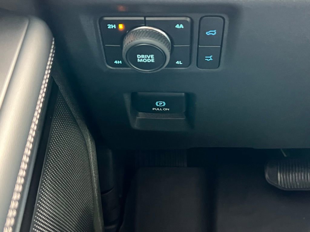 Used 2025 Ford Expedition Platinum w/ Stealth Performance Package image 33