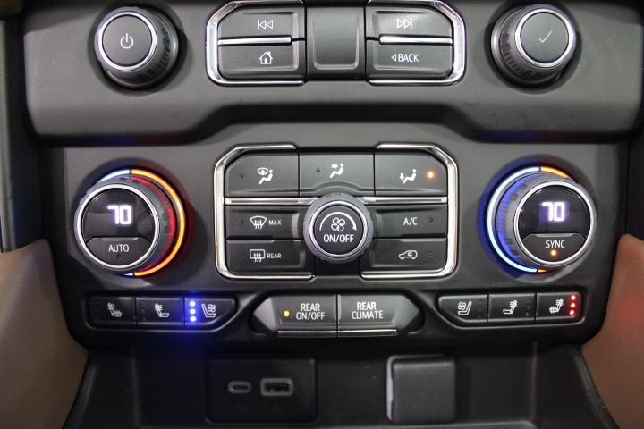 Used 2023 Chevrolet Suburban High Country image 36