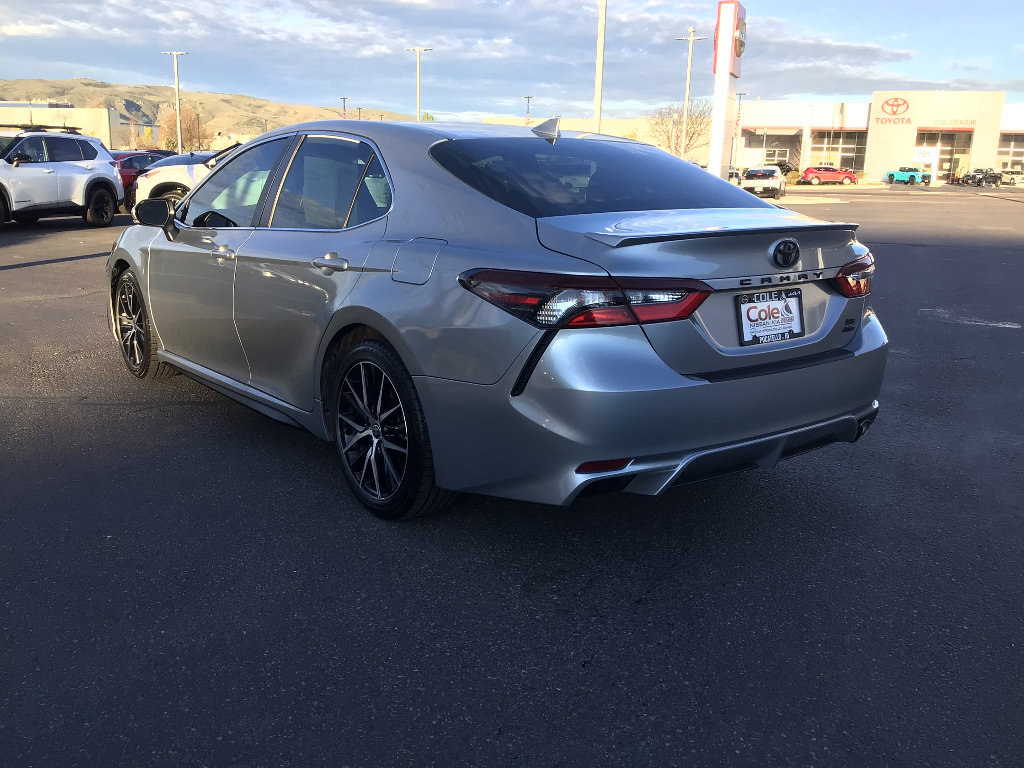 Used 2023 Toyota Camry SE w/ Blackout Package (TMS) image 3