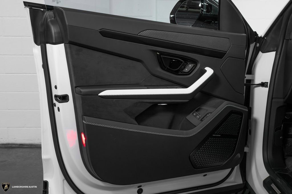 Used 2025 Lamborghini Urus SE image 20