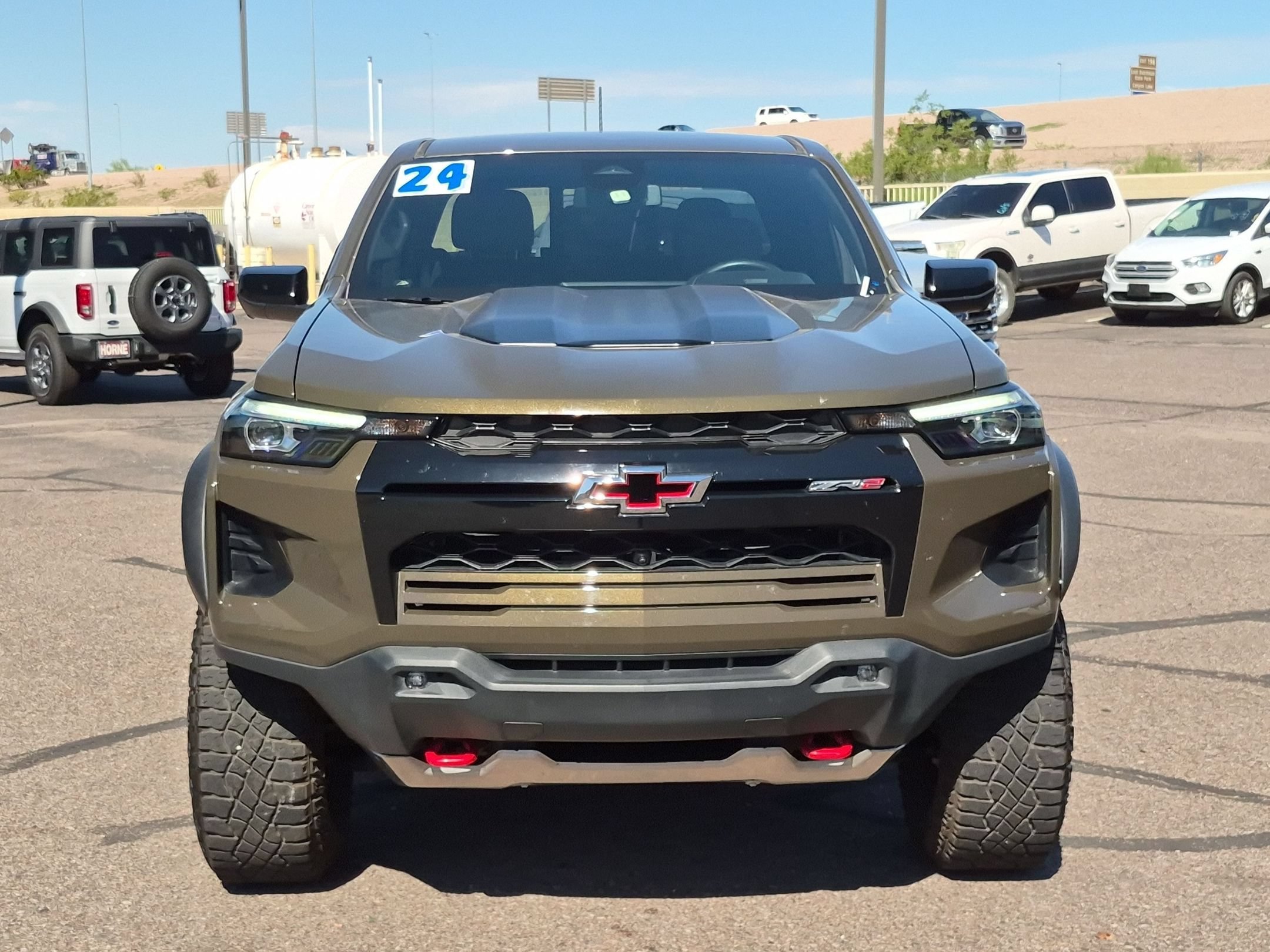 Used 2024 Chevrolet Colorado ZR2 w/ Technology Package AWD/4WD image 2