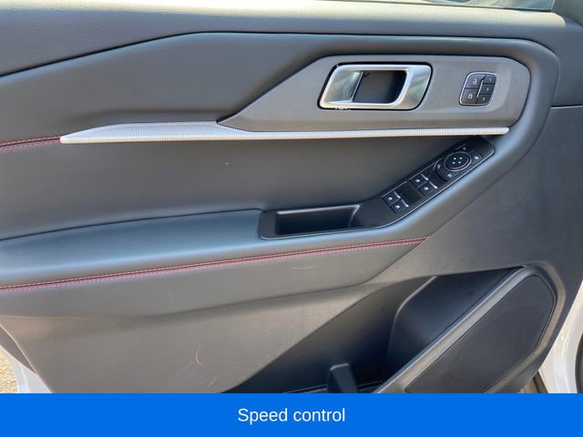 Used 2025 Ford Explorer ST-Line w/ Premium Package image 17
