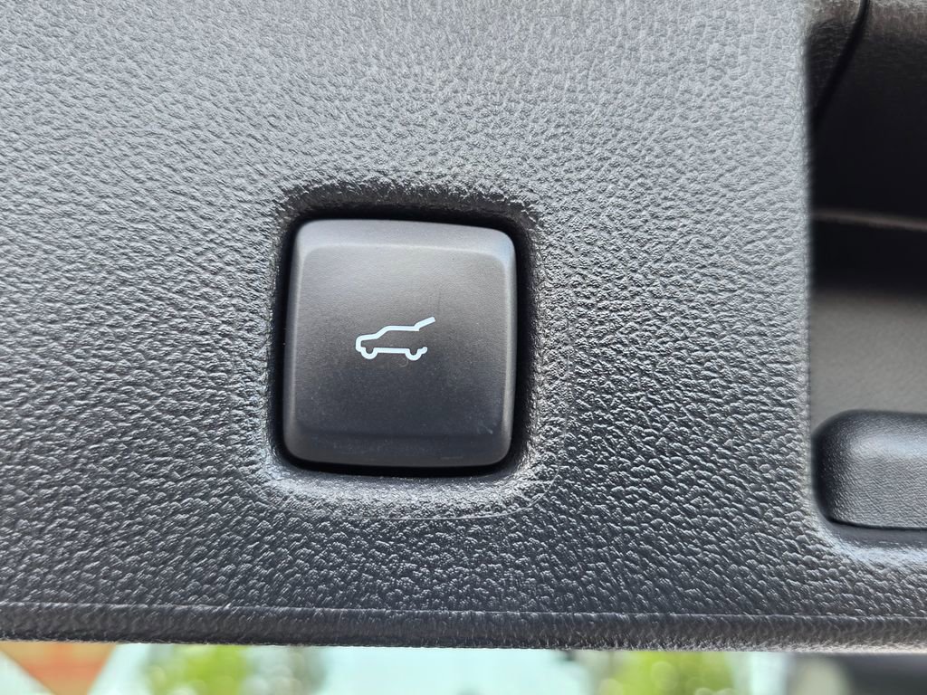 Used 2022 Ford Escape SEL image 12