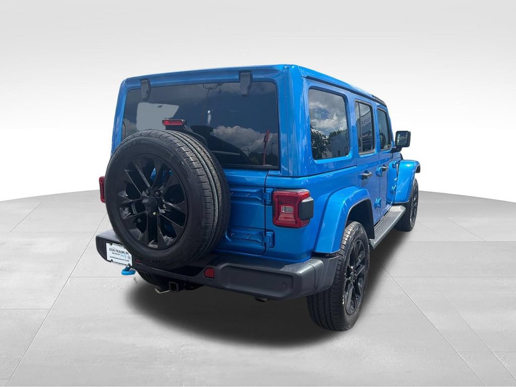 Used 2024 Jeep Wrangler Unlimited Sahara w/ Technology Group AWD/4WD image 7