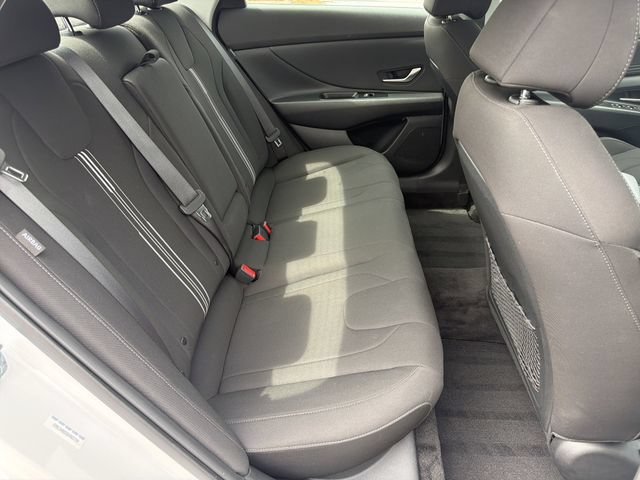 Certified 2025 Hyundai Elantra SEL FWD image 15
