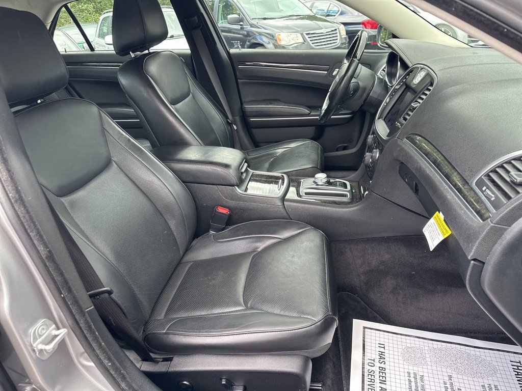 Used 2018 Chrysler 300 Limited w/ Safetytec Plus Group image 21