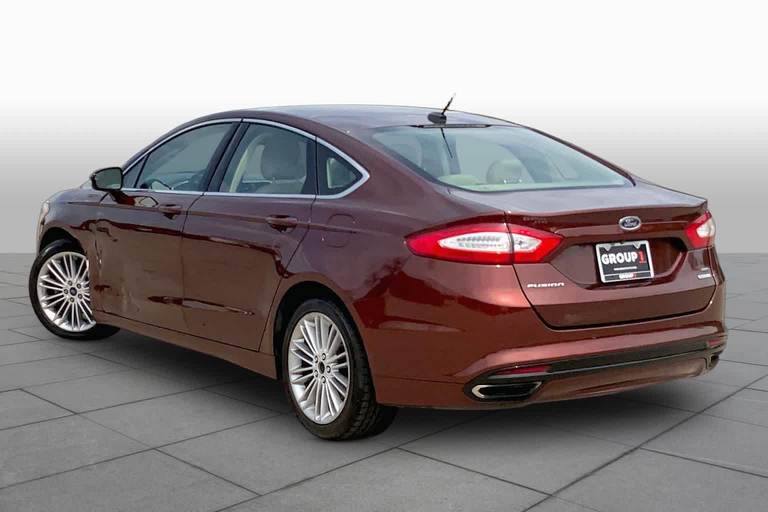 Used 2016 Ford Fusion SE w/ Equipment Group 202A FWD image 12