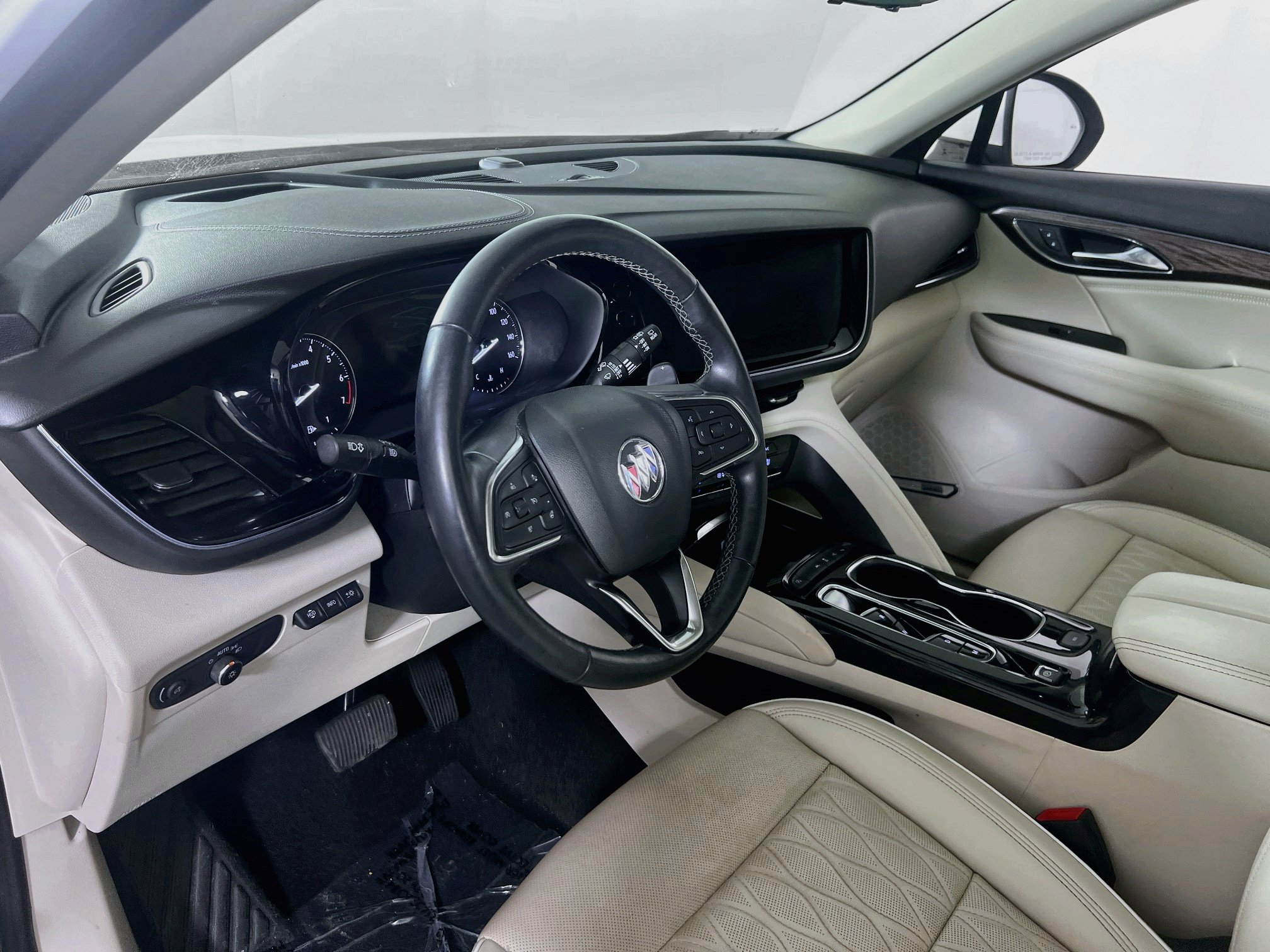 Used 2022 Buick Envision Avenir w/ Technology Package II FWD image 9