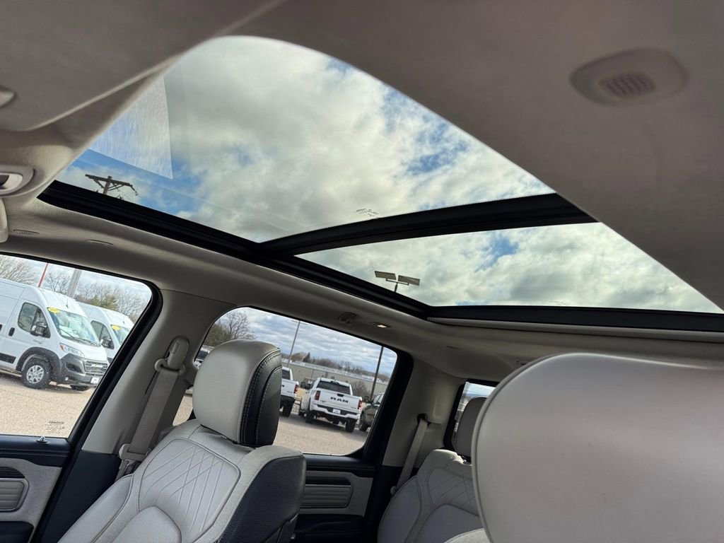 Used 2022 RAM 1500 Limited AWD/4WD image 11