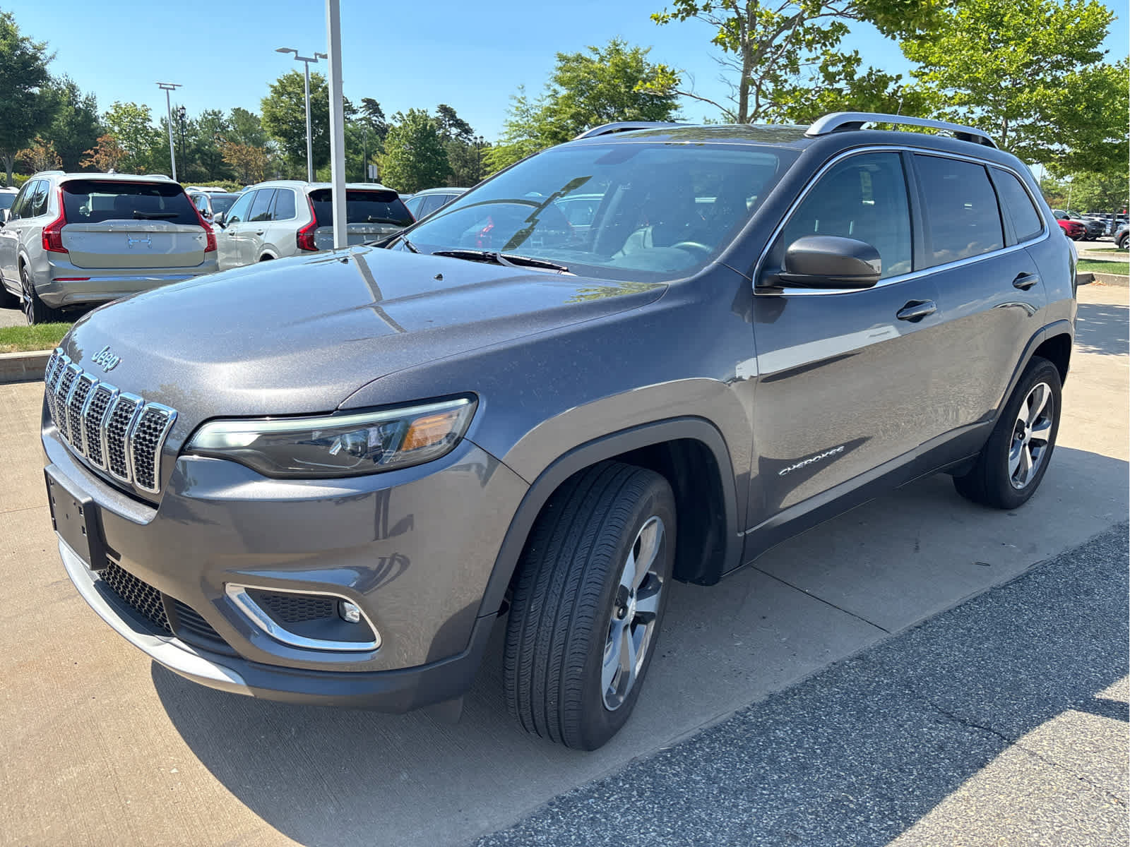 Used 2019 Jeep Cherokee Limited AWD/4WD image 4