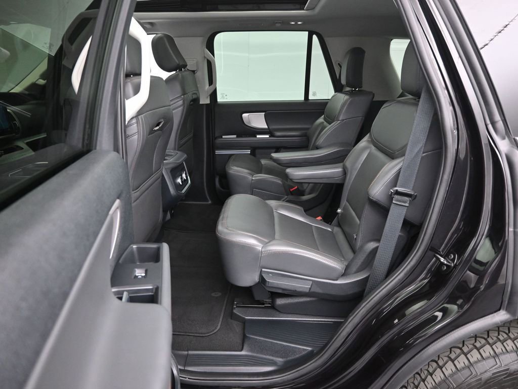 Certified 2025 Ford Expedition Active AWD/4WD image 13