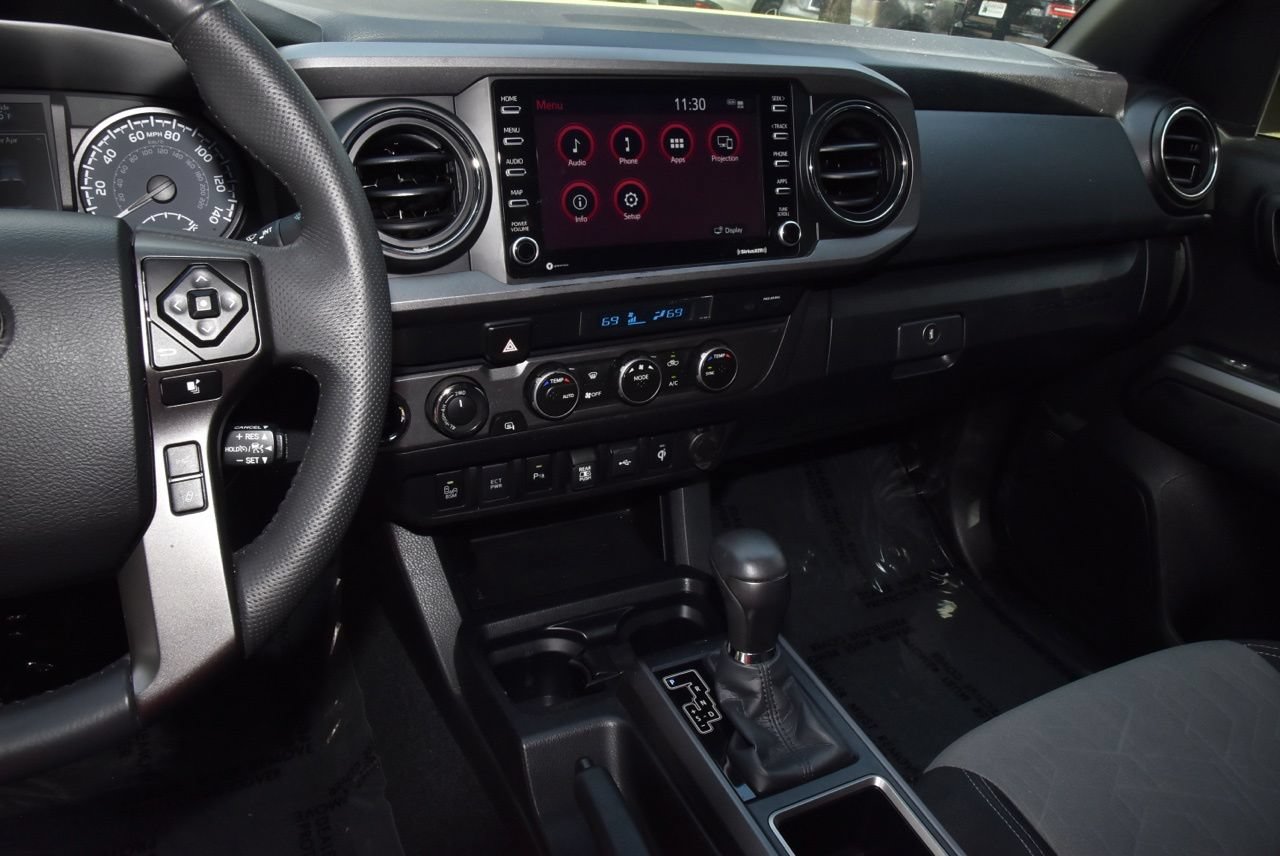 Used 2023 Toyota Tacoma TRD Off-Road w/ Technology Package AWD/4WD image 26
