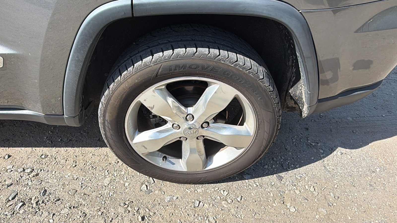 Used 2012 Jeep Grand Cherokee Overland Summit RWD image 12