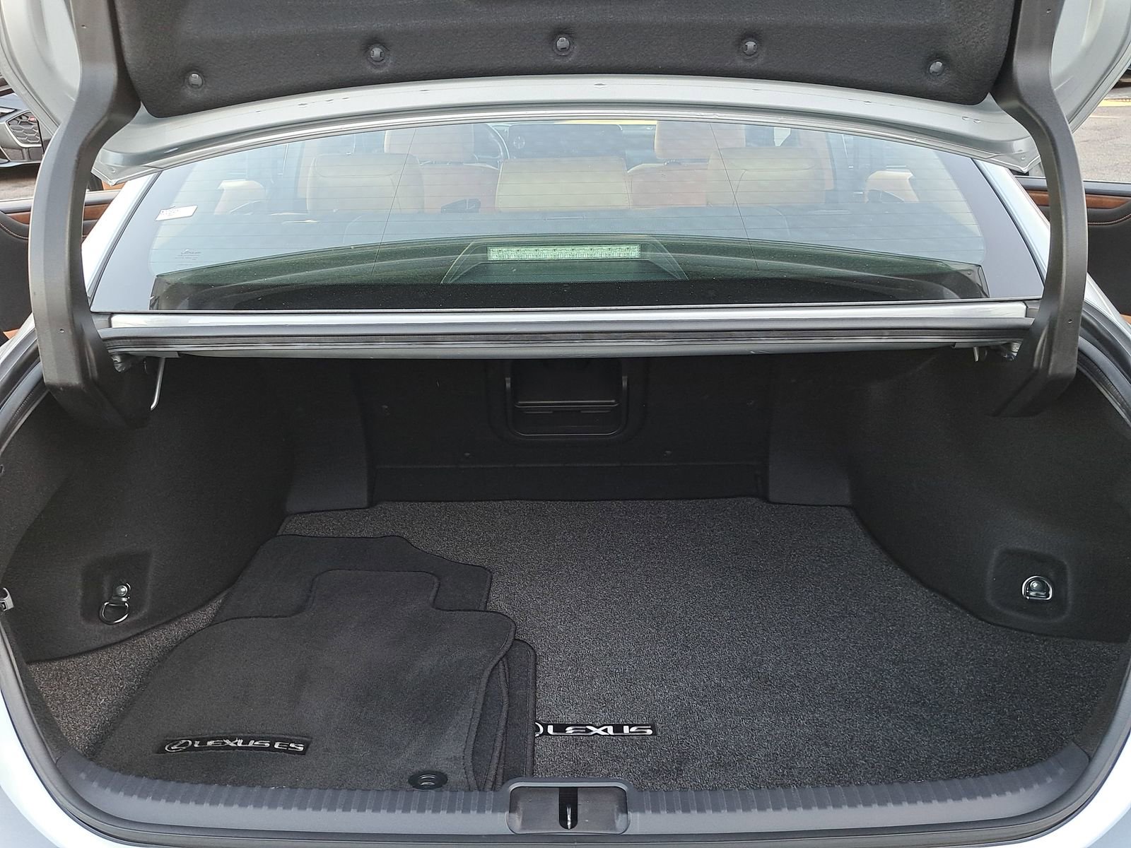 Used 2023 Lexus ES 350 w/ Premium Package image 12