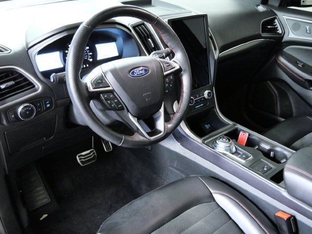 Certified 2024 Ford Edge ST-Line AWD/4WD image 4