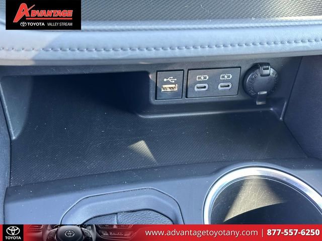 Used 2023 Toyota Highlander LE image 33