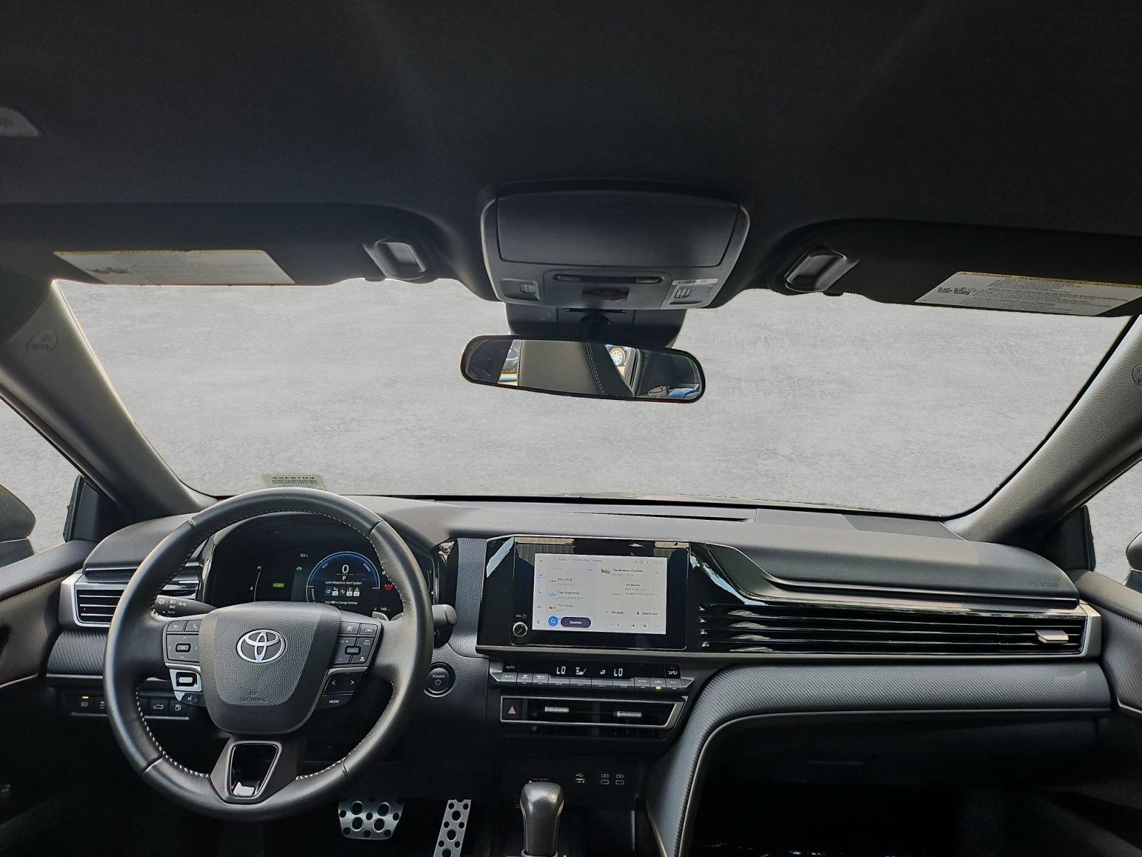 Used 2025 Toyota Camry SE FWD image 39