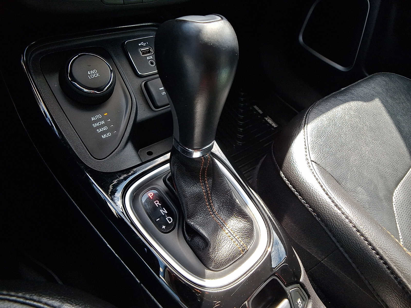 Used 2020 Jeep Compass Limited AWD/4WD image 15