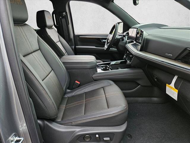 New 2026 Chevrolet Suburban High Country w/ Sun And Tow Package AWD/4WD image 17