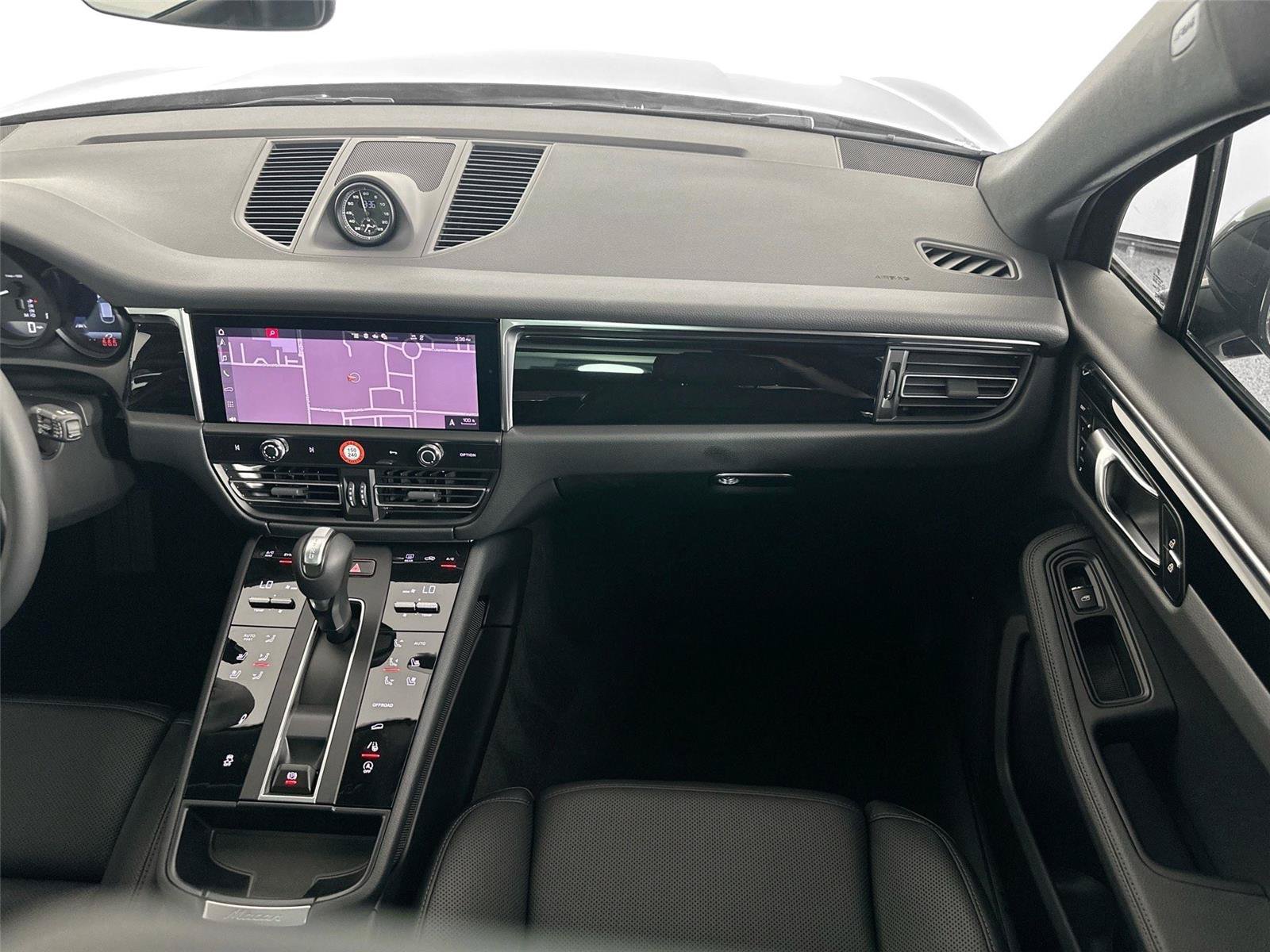 Certified 2026 Porsche Macan Turbo AWD/4WD image 30