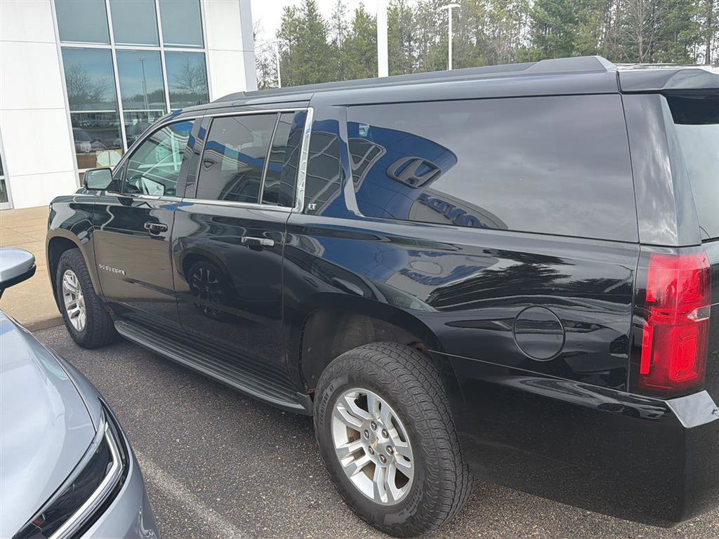 Used 2018 Chevrolet Suburban LT AWD/4WD image 19