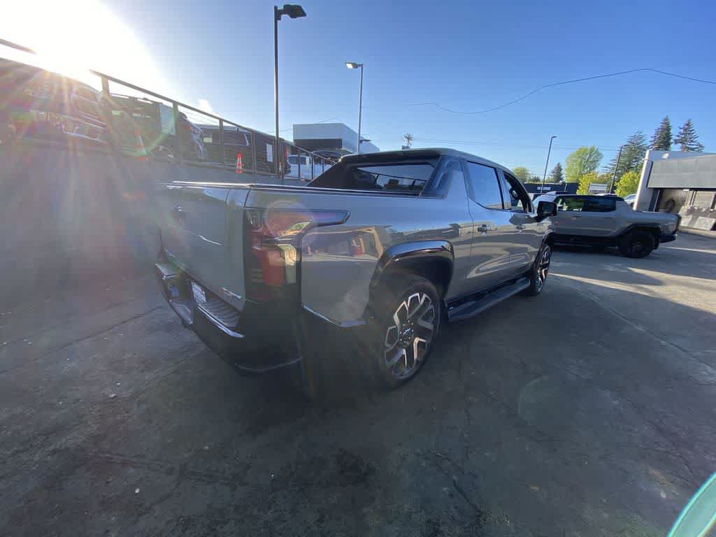 Used 2025 Chevrolet Silverado EV RST AWD/4WD image 6