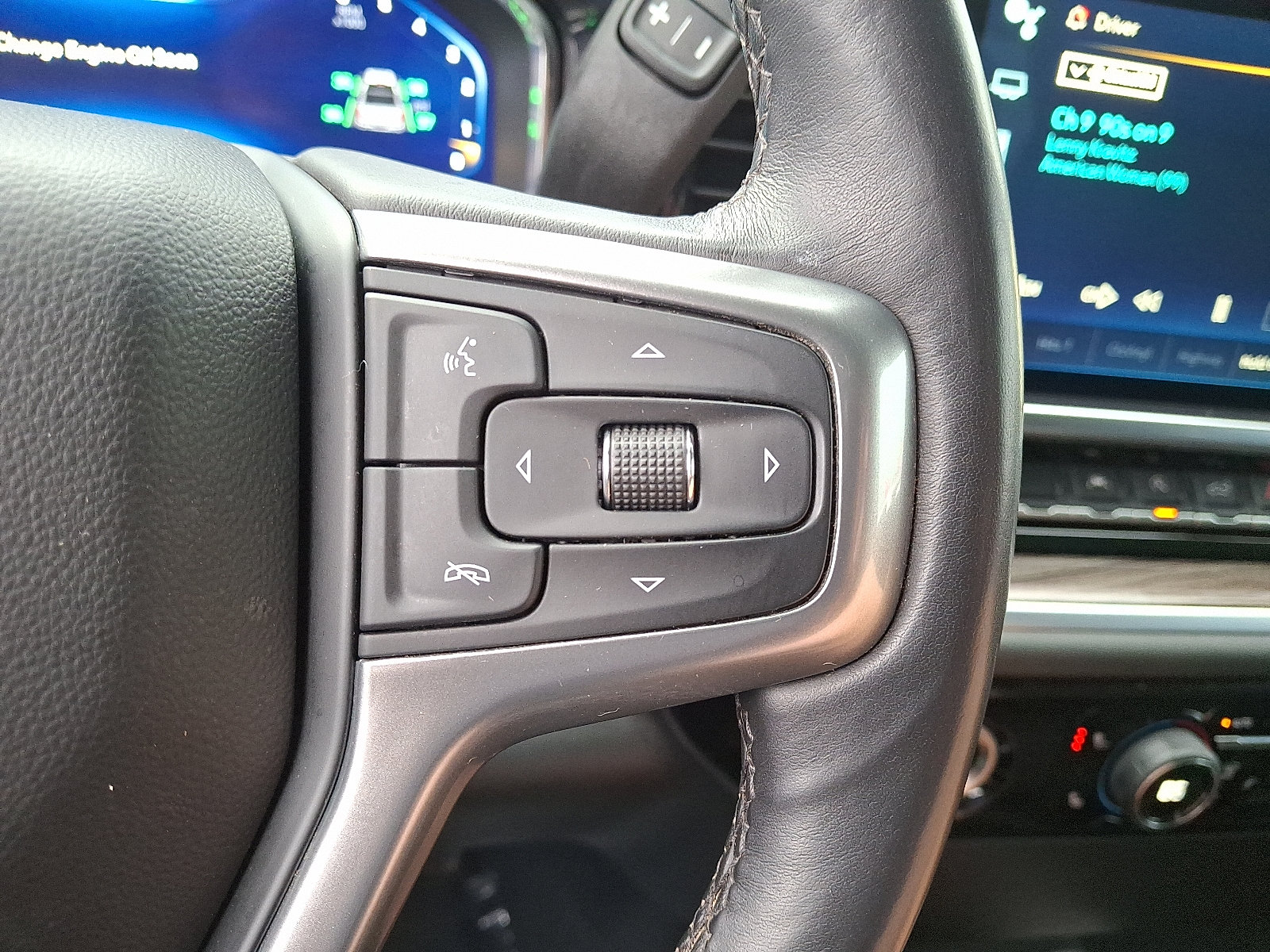 Used 2022 Chevrolet Silverado 1500 LT AWD/4WD image 19