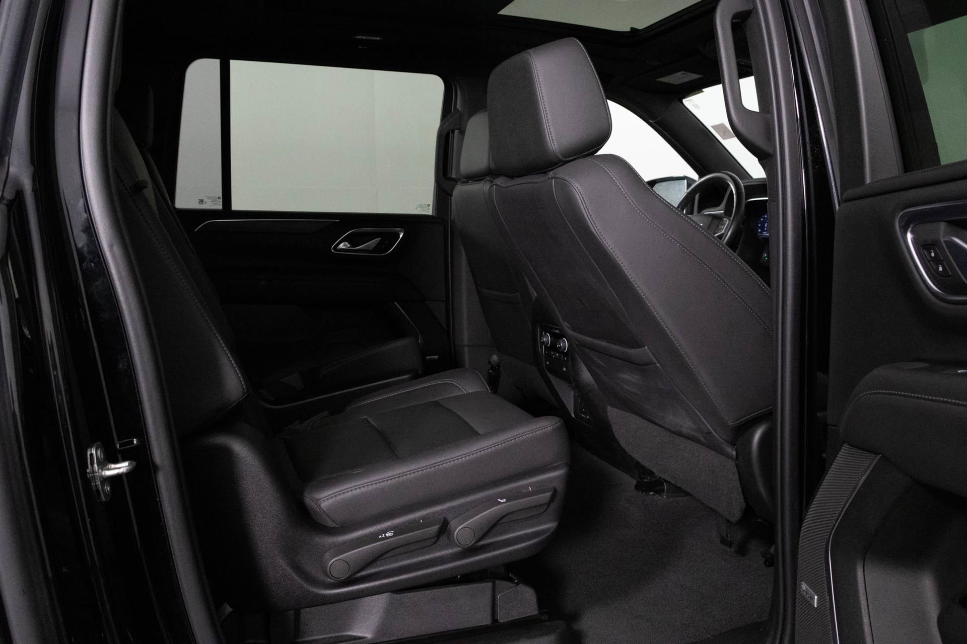 Used 2022 Chevrolet Suburban Z71 w/ Z71 Off-Road Package image 37