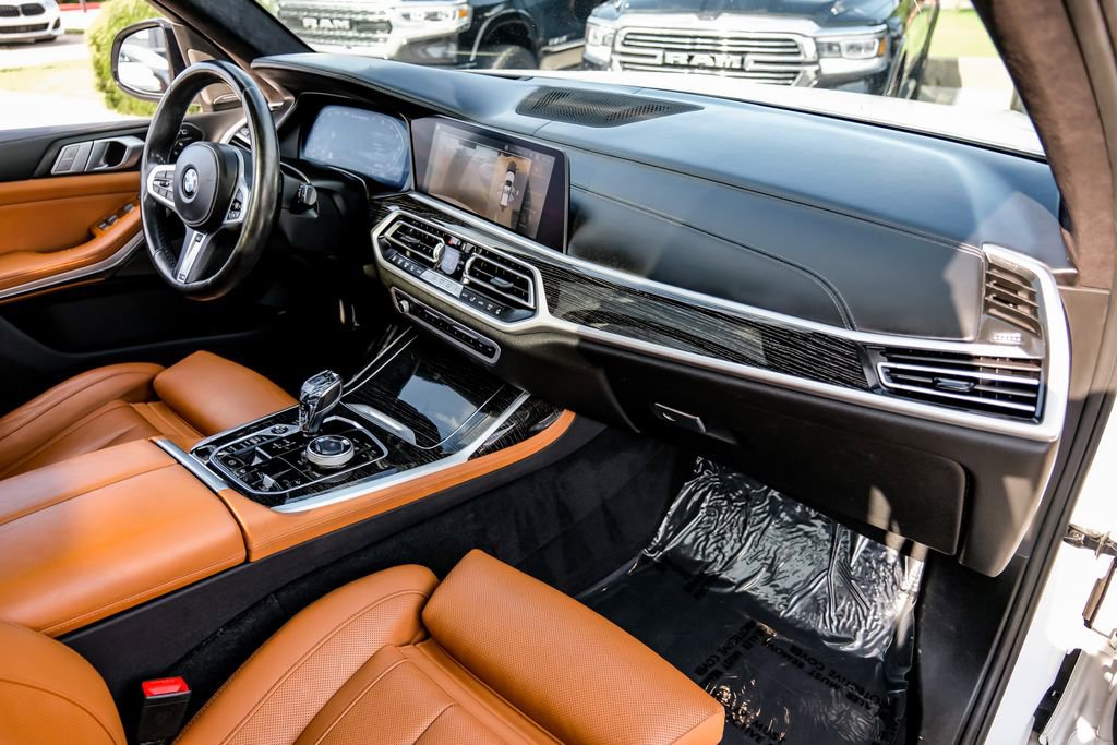 Used 2021 BMW X7 M50i w/ Executive Package image 10