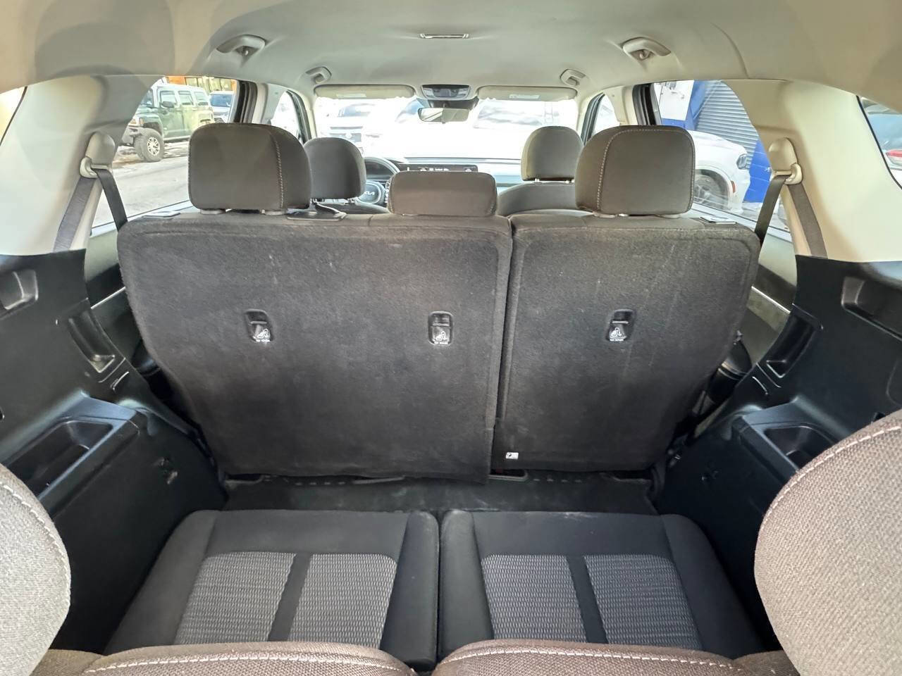 Used 2023 Kia Sorento LX image 19