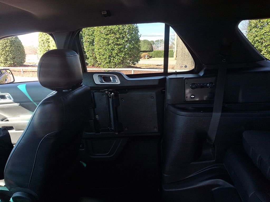 Used 2015 Ford Explorer XLT w/ Equipment Group 202B image 10