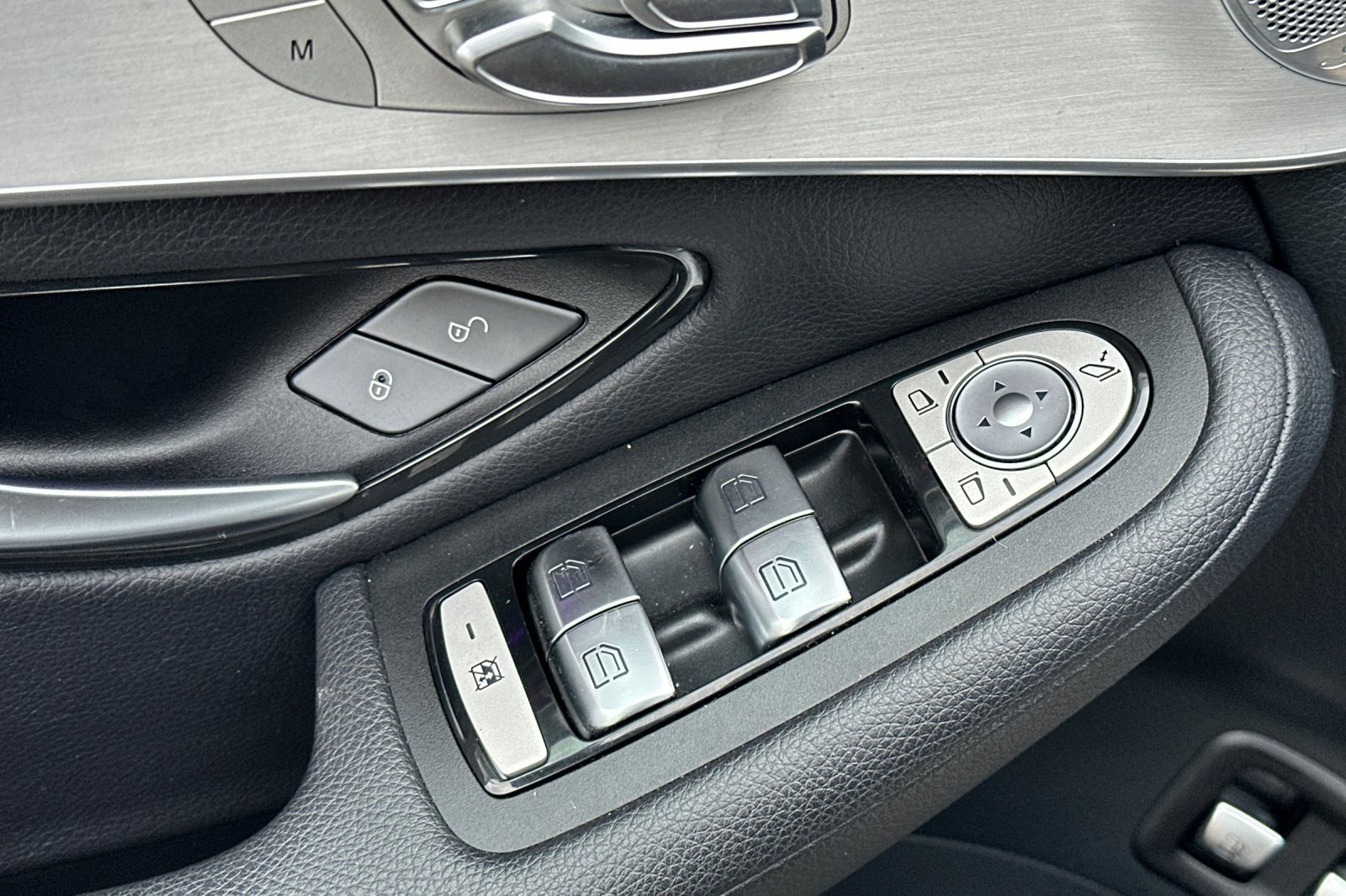 Used 2020 Mercedes-Benz GLC 350e GLC 350e image 11