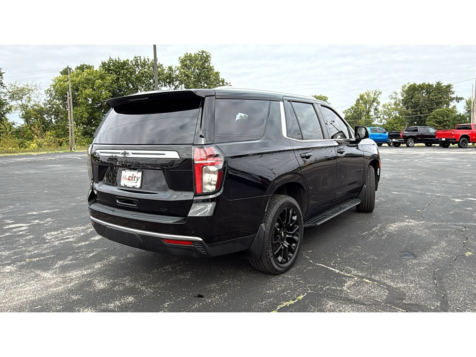 Used 2023 Chevrolet Tahoe LT w/ Luxury Package AWD/4WD image 8
