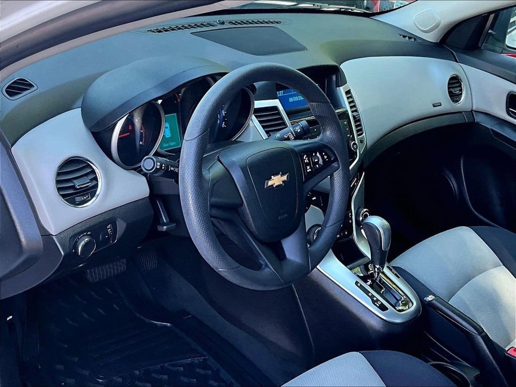 Used 2016 Chevrolet Cruze LS FWD image 8