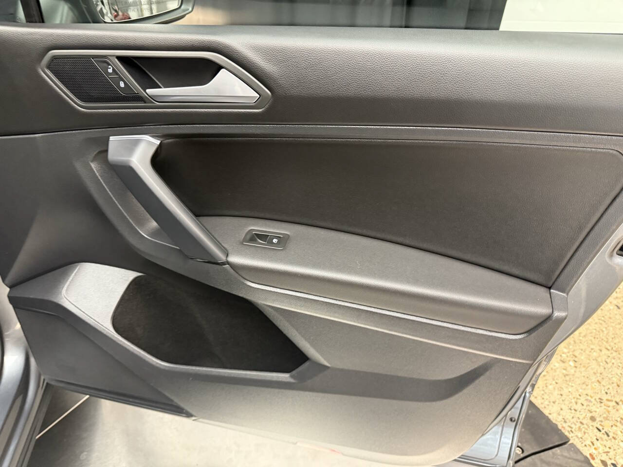 Used 2019 Volkswagen Tiguan SE w/ 3rd Row Seat Package AWD/4WD image 26