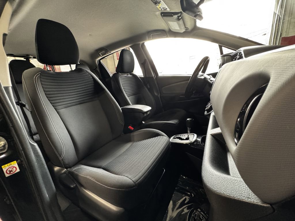 Used 2015 Toyota Yaris SE image 18