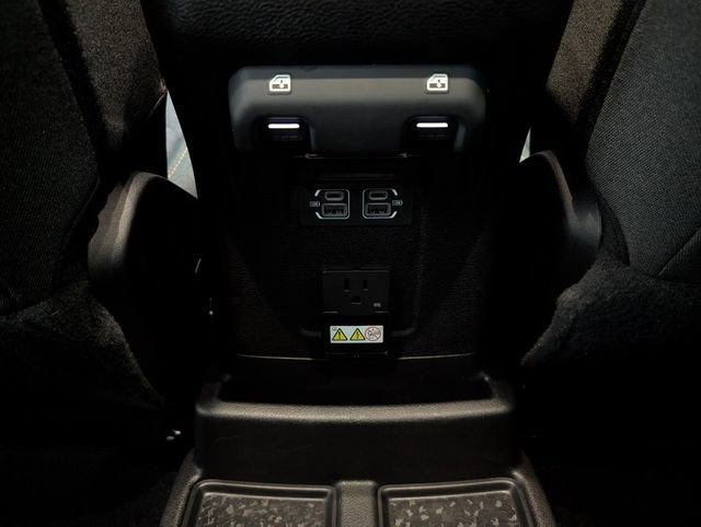 Used 2025 Jeep Wrangler Unlimited Sahara AWD/4WD image 10