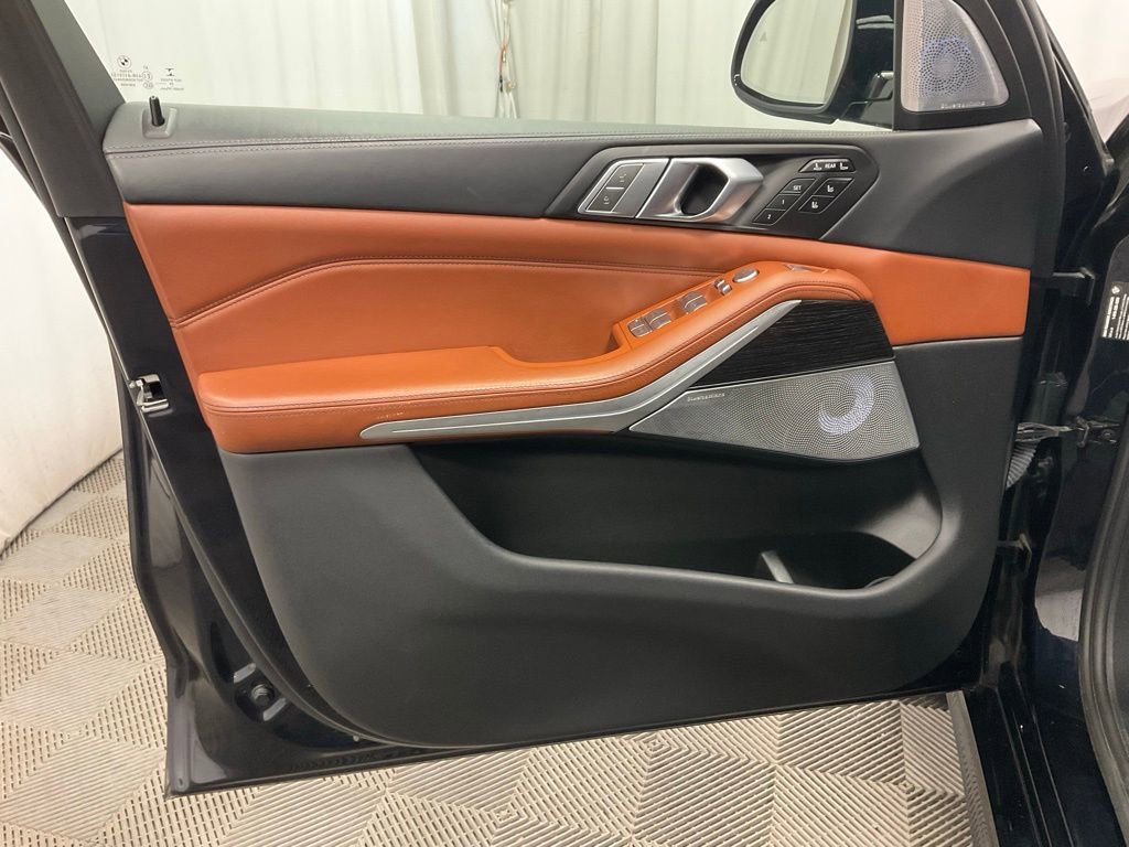 Used 2021 BMW X7 M50i image 20