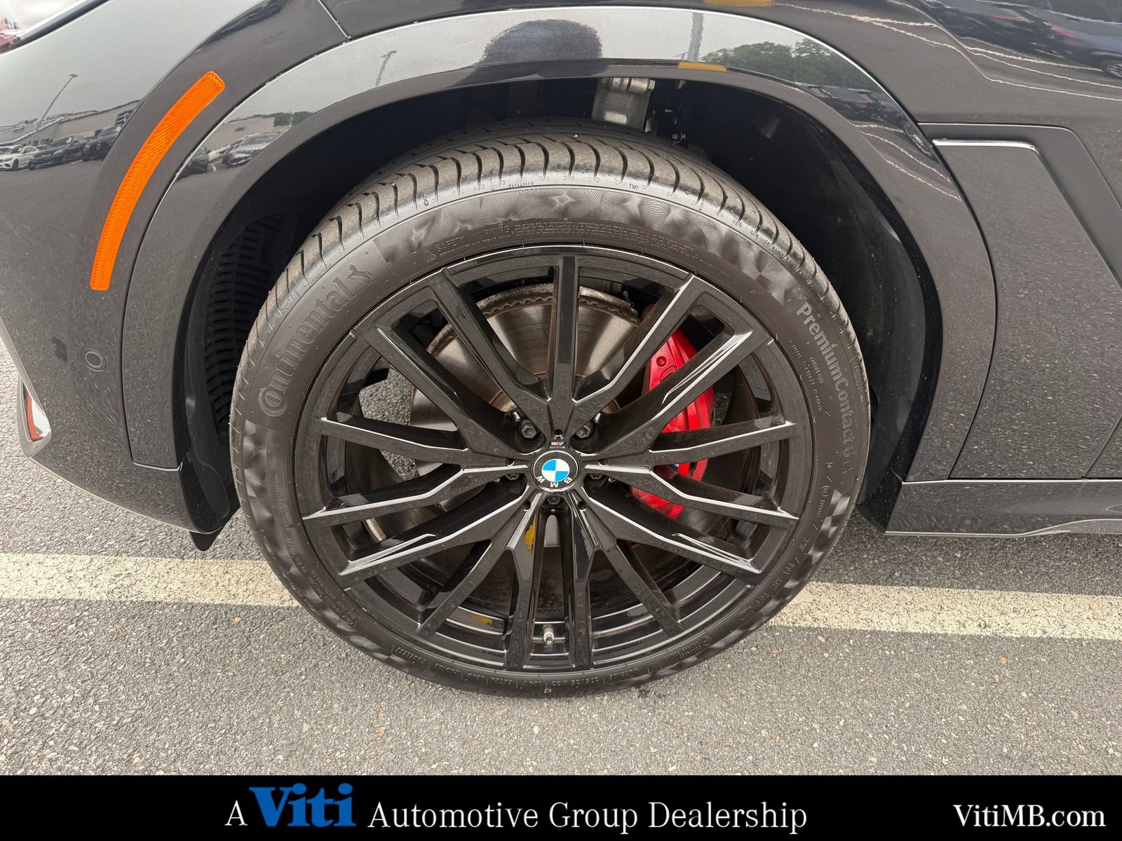 Used 2022 BMW X6 xDrive40i w/ M Sport Package AWD/4WD image 12