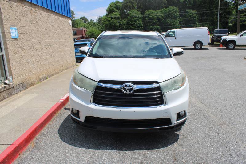 Used 2015 Toyota Highlander XLE FWD image 2