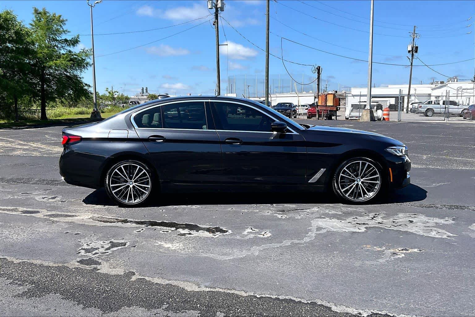 Used 2022 BMW 530i w/ Premium Package RWD image 34