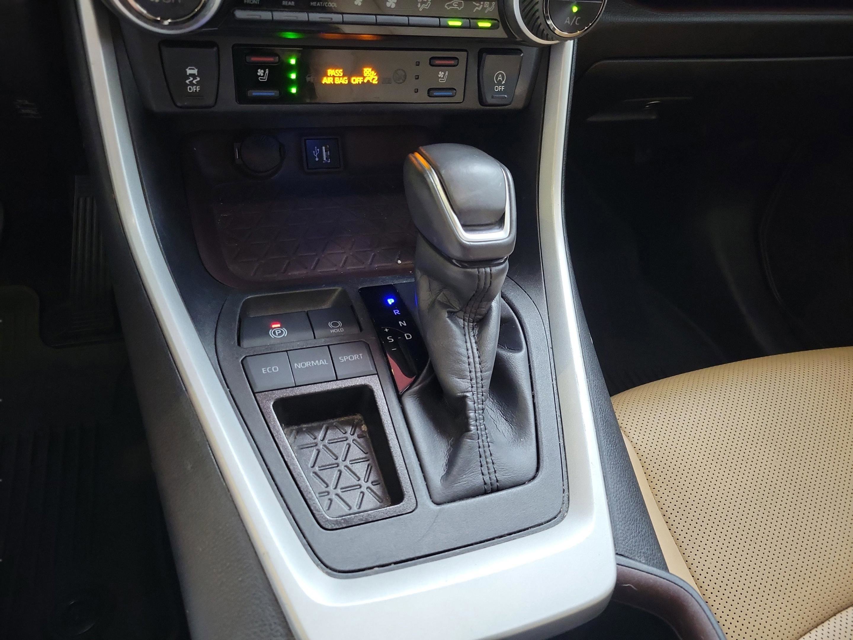 Used 2024 Toyota RAV4 Limited w/ Weather Package image 20