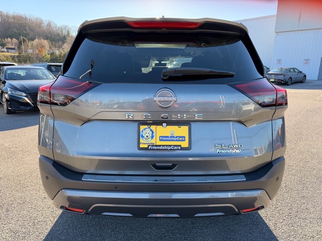 Used 2023 Nissan Rogue SL w/ SL Premium Package image 9