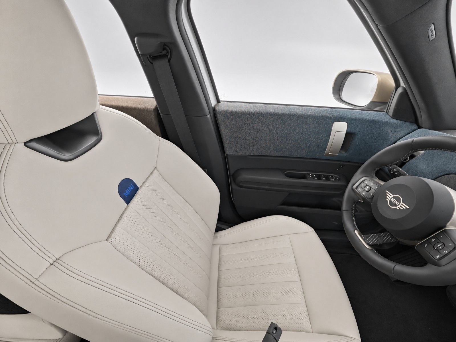 Certified 2025 MINI Cooper Countryman S AWD/4WD image 12