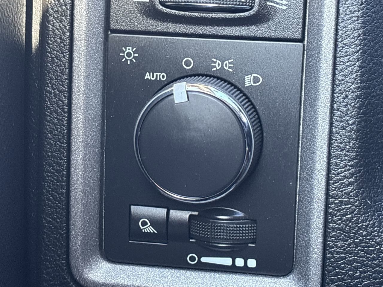 Used 2015 RAM 1500 Tradesman image 24