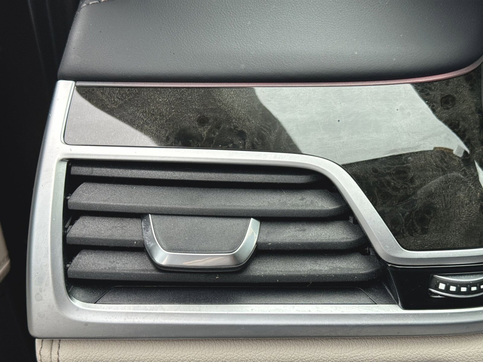 Used 2021 BMW 750i xDrive w/ Executive Package image 22